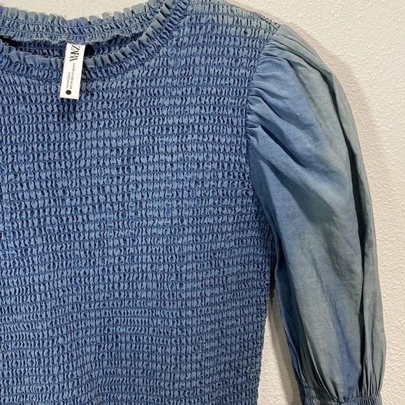 Zara puff sleeve smocked top faded‎ blue color - Picture 5 of 8